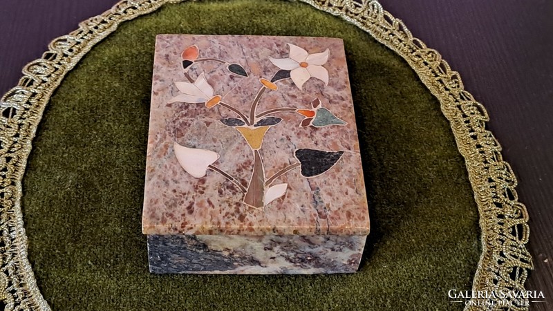 Inlaid marble box