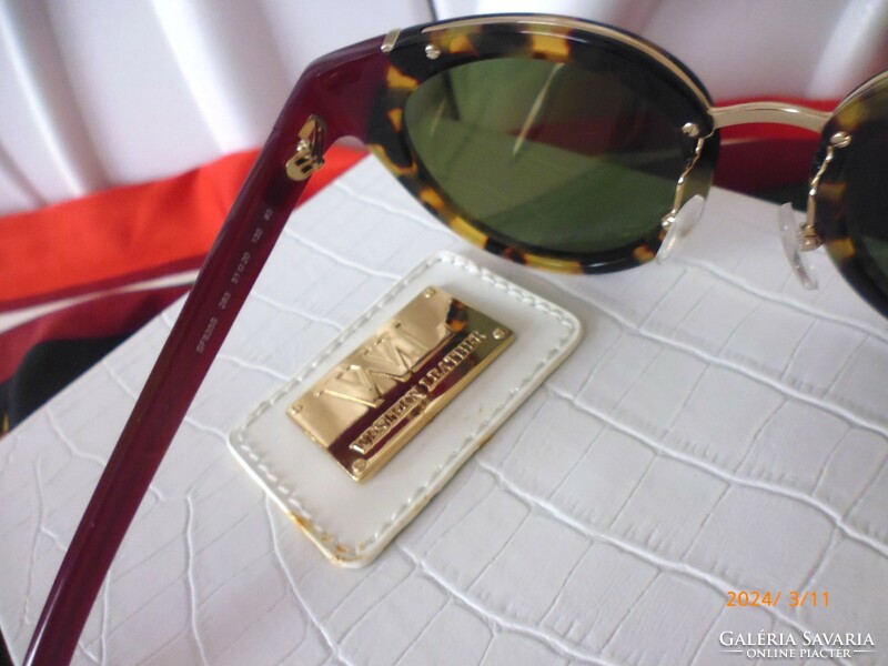 Beautiful women's Salvatore Ferragamo sunglasses.