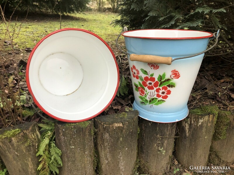 Enameled enamel flower bucket in beautiful condition!!!