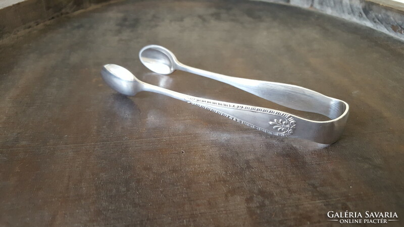 Nice thick silver-plated English sugar tongs, sugar tongs