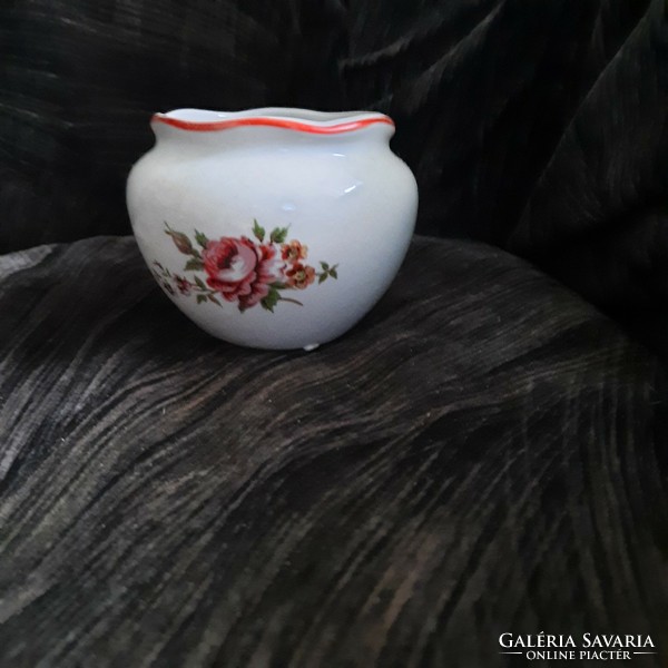 Small porcelain vase/bowl