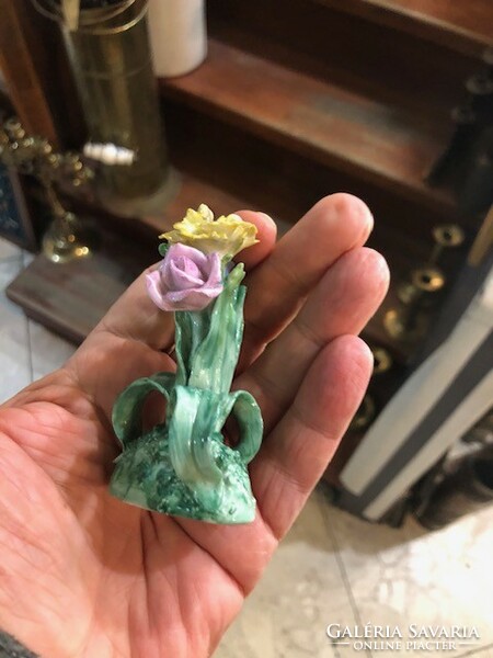Óherendi porcelán virág ritkaság, 8 cm-es magasságú gyűjtői darab.