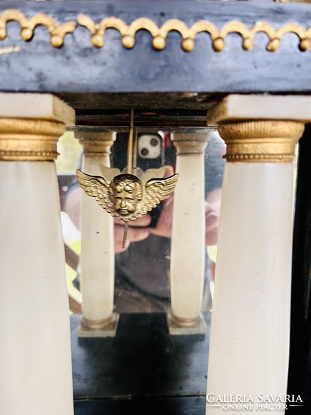 Quarter-stroke empire table/mantel clock at a bargain price of around 1820
