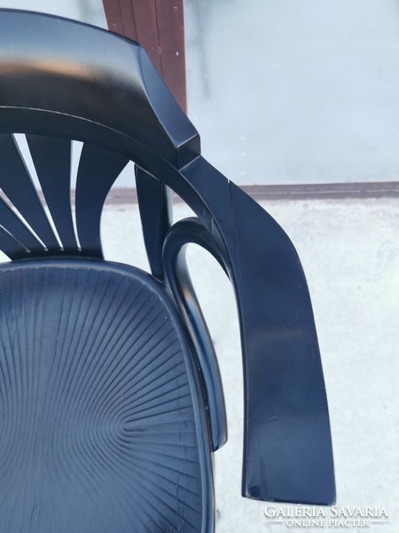 Thonet style bar stool / chair / black
