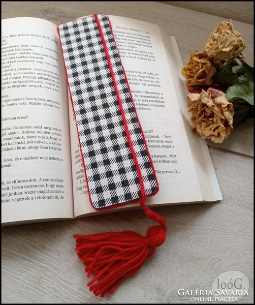 Pepita bookmark with red tassel