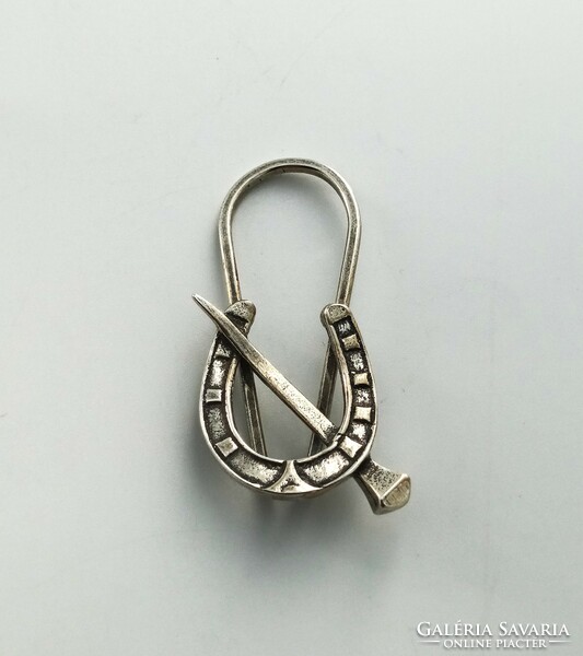 Silver money clip with horseshoe