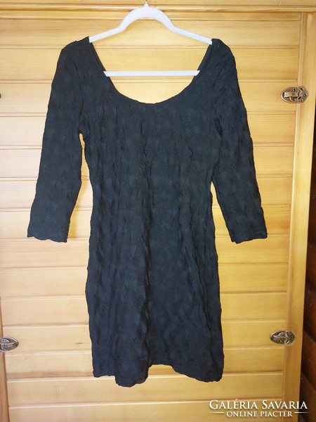 H&m elastic black dress with shoulder straps. L-shaped