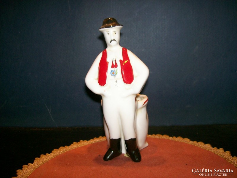 Porcelain figurine from Kalocsa is 15 cm high
