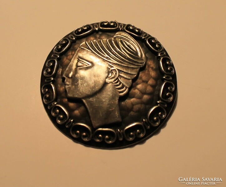 Art deco Etruscan head craftsman brooch