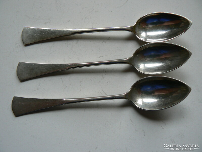 3 Antique silver (hound's head hallmark) mocha spoons, hallmarked, (35.2 g.)