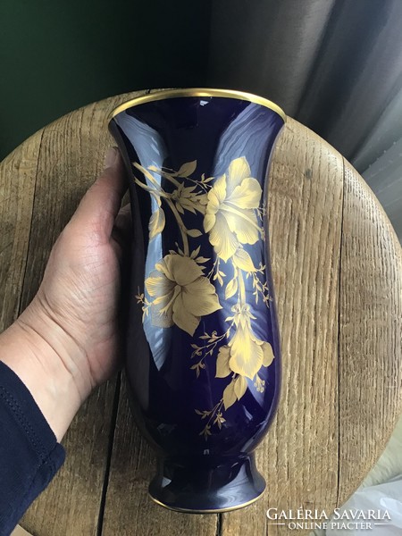 Régi KAISER kobalt porcelán váza arany virág díszítéssel