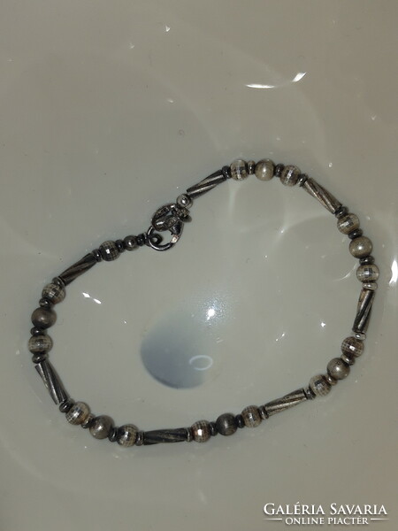Bracelet strung with silver beads - 18.5 Cm
