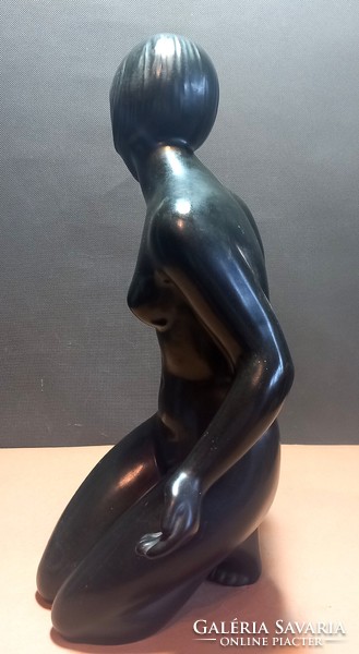 Huge marked: jitka forejtova art deco woman statue. Negotiable