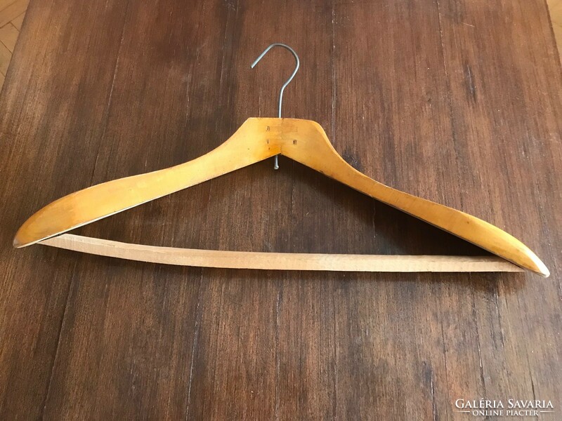 Retro clothes hanger, shoulder wood. Made of solid wood. Suitable for storing suits or suits, 45x25 cm