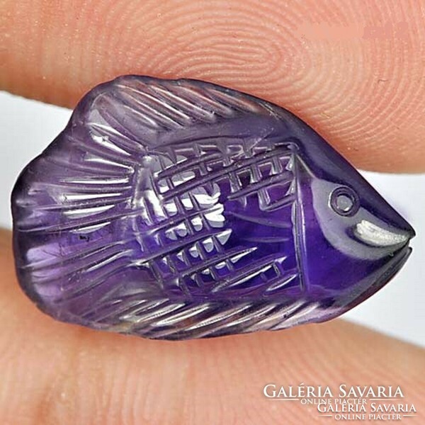 Real, 100% natural carved/engraved purple amethyst fish 10.31ct (st. - Almost translucent)