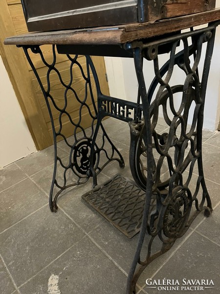 Singer sewing machine and stand