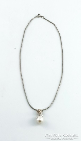 Silver chain with silver pendant