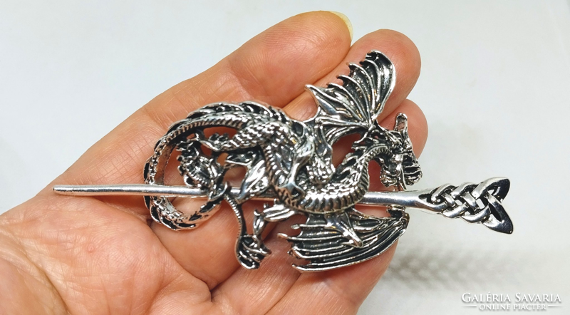 Viking bun pin with a dragon motif 8