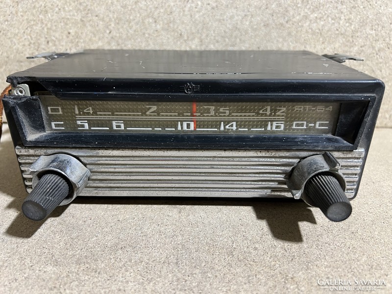 For Moskvich 408, Soviet transistor car radio, 20 x 13 x 8 cm.4001