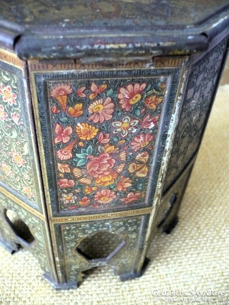 Old art nouveau flower pattern biscuit box