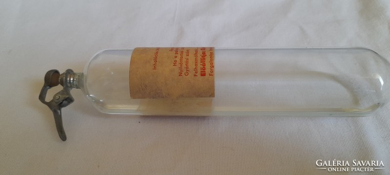 Régi orvosi fájdalomcsillapító fagyasztó gyógyszer adagoló chloraethyl üveg palack