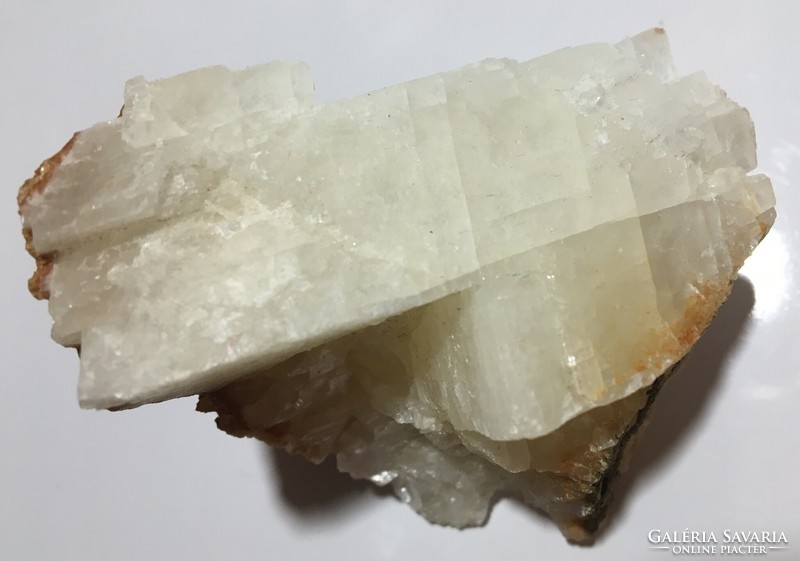 Beautiful large rock crystal mineral quartz crystal diamond luster geode