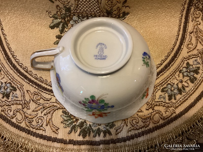 Ó Herendi jelzett porcelán lepkés virágos teás csésze