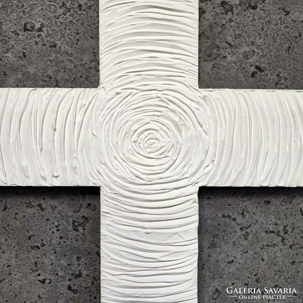 Pilipart, Fehér kézműves falra akasztható kereszt, 37x24 cm