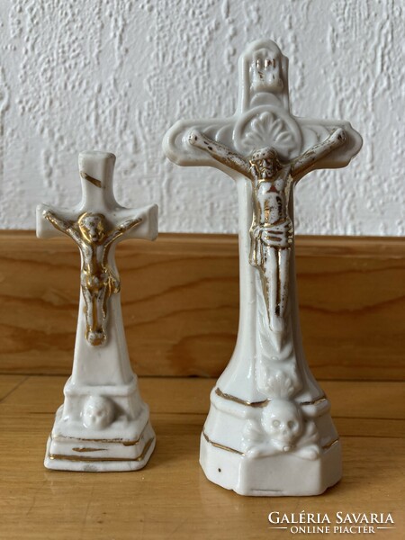 Krisztus a keresztfán korpusz porcelán