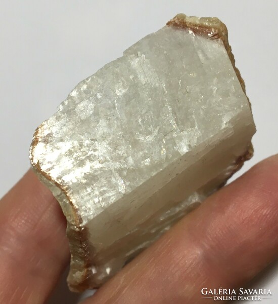 Gyönyörű nagy hegyikristály egykristály ásvány kvarc kristály  gyémánt fényű geóda