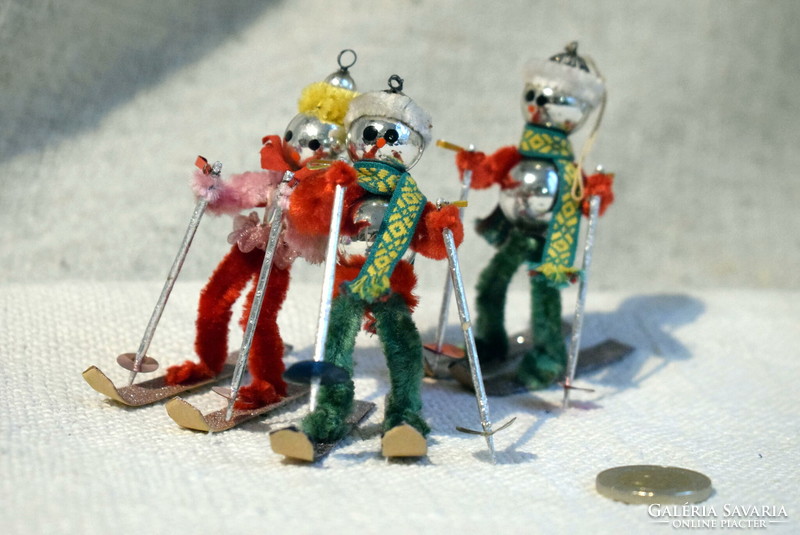 3 Pieces of retro tapestry? Christmas tree decoration - skiers