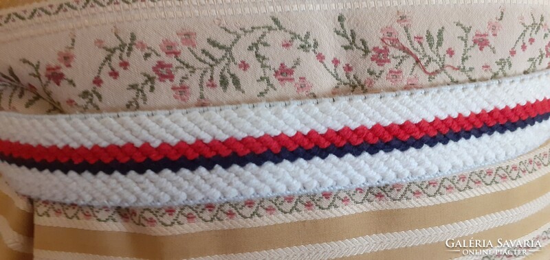 Retro textile belt with buckle. . 10.