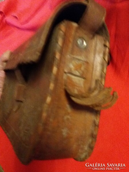 Antik Iparművész kemény bőr eredeti ZIEGLER (SZEGED) bőrdíszműves váll táska 27x22cm képek szerint