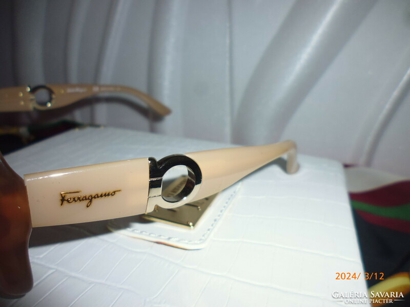 New salvatore ferragamo ... Women's beautiful sunglasses.