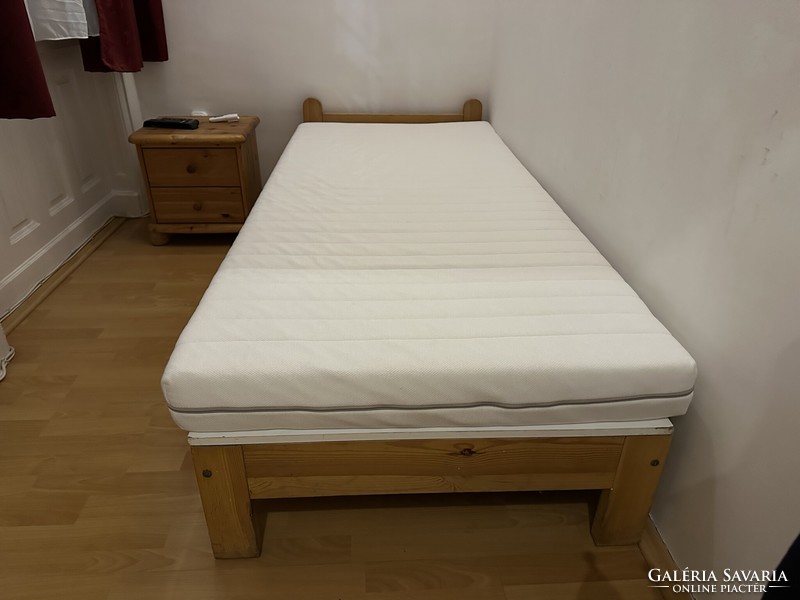 Single bed with mattress (90x200)