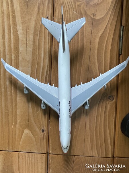 Boeing 747 airplane model