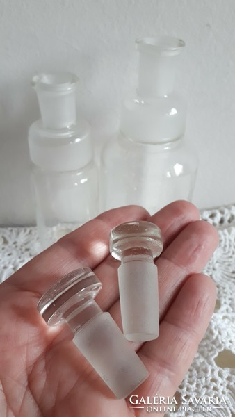 Laboratory and pharmacy bottles with polished stoppers