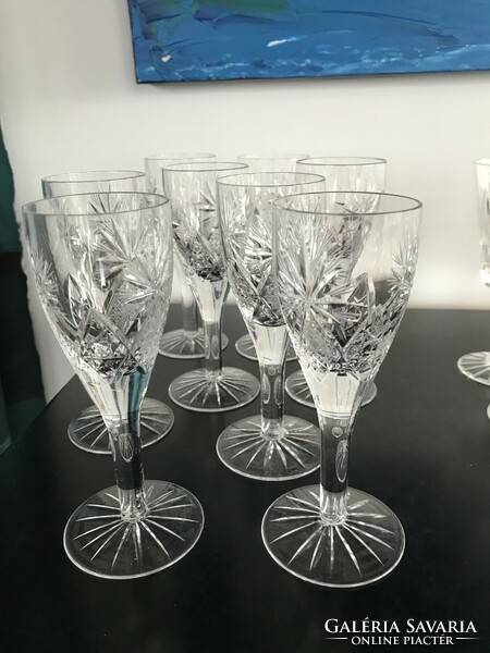 8 high-gloss polished crystal stemmed short drink glasses (20/f)