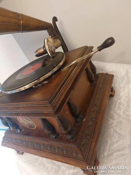 Mechanical funnel gramophone