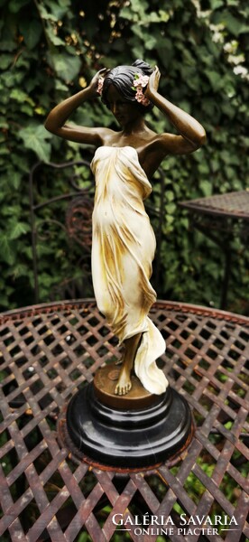 Nimfa, fiatal leány - bronz szobor műalkotás