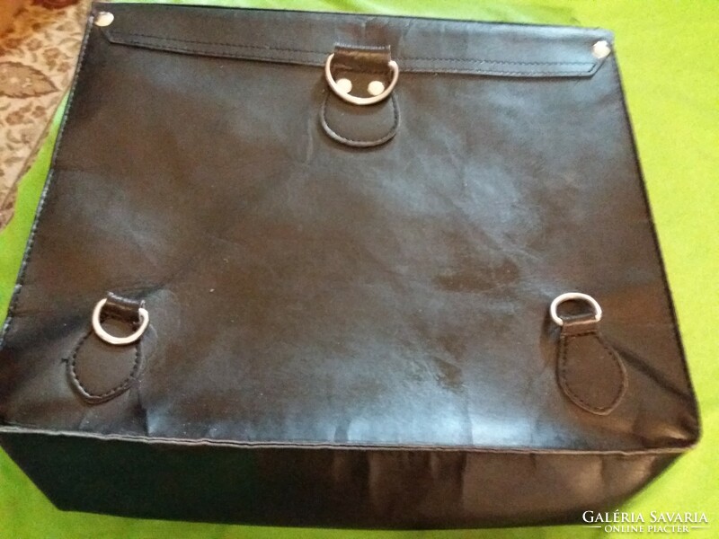 Old, never used quality essential synthetic leather handbag with shoulder strap 36x28cm as shown in the pictures