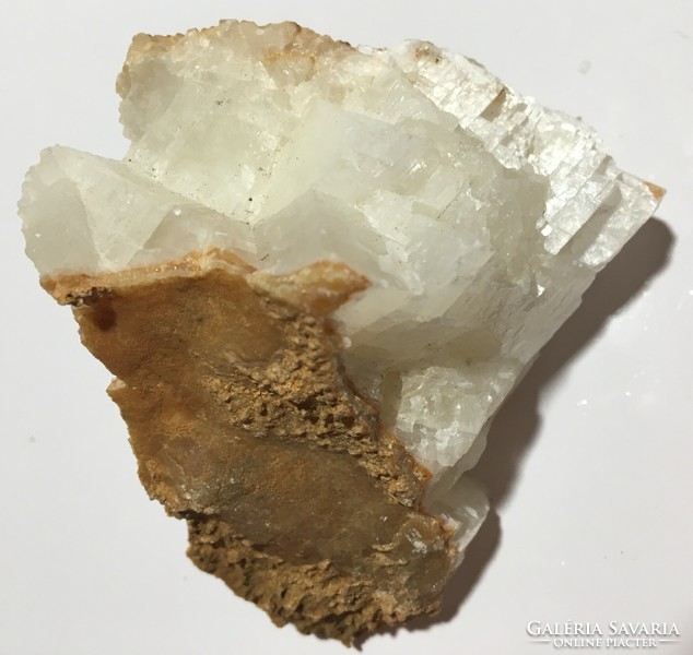 Beautiful large rock crystal mineral quartz crystal diamond luster geode