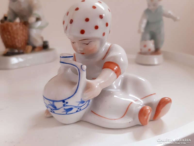 Zsolnay porcelain figurines in one package