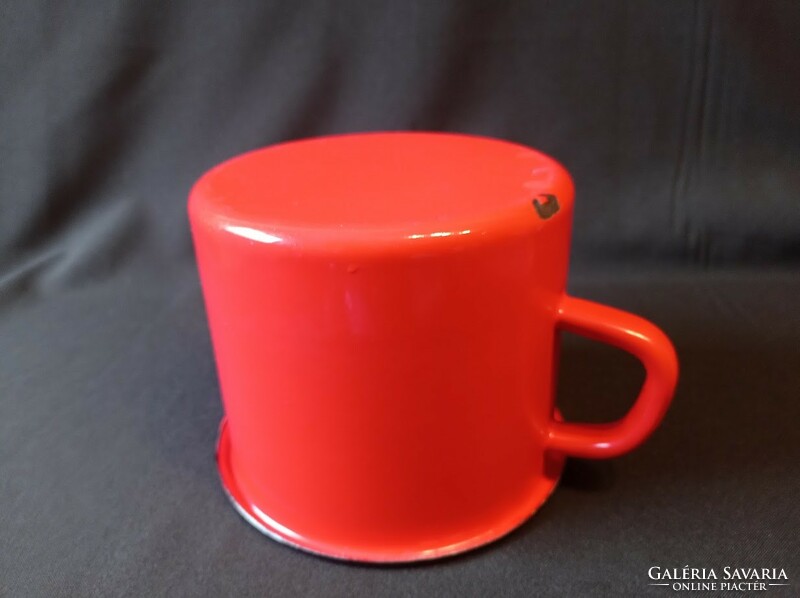 Large red enamel mug 1.75 liters