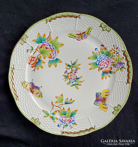 Set of 12 Herend, Victoria-patterned flat plates