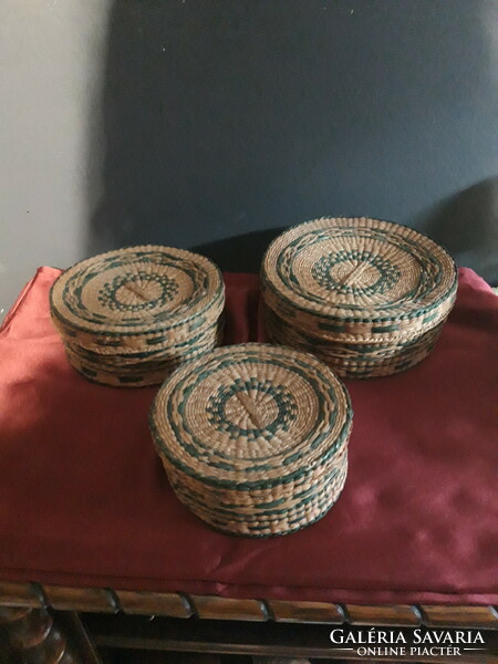 3 Stackable old Chinese boxes made of mats, basket with a lid