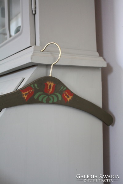 Folk-motif tulip hanger - nice and beautiful piece