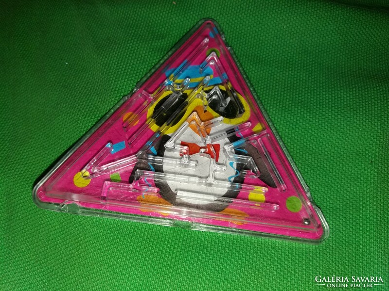 Retro traffic goods bazaar goods rare shape sunglasses penguin ball hand skill game according to pictures