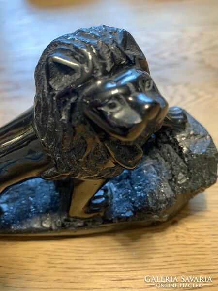 Black lion ornament