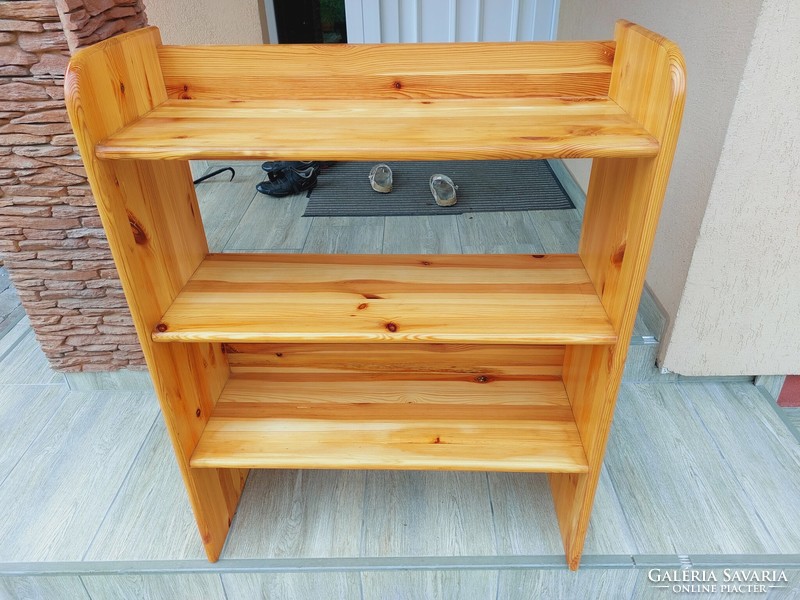 A claudia pine shelf for sale. Furniture of Rs. Furniture is in good condition, completely made of pine.